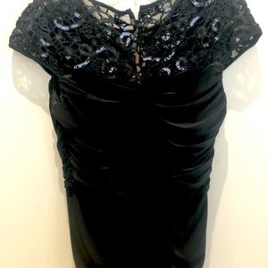 Tadashi Shifji size M evening gown below knee